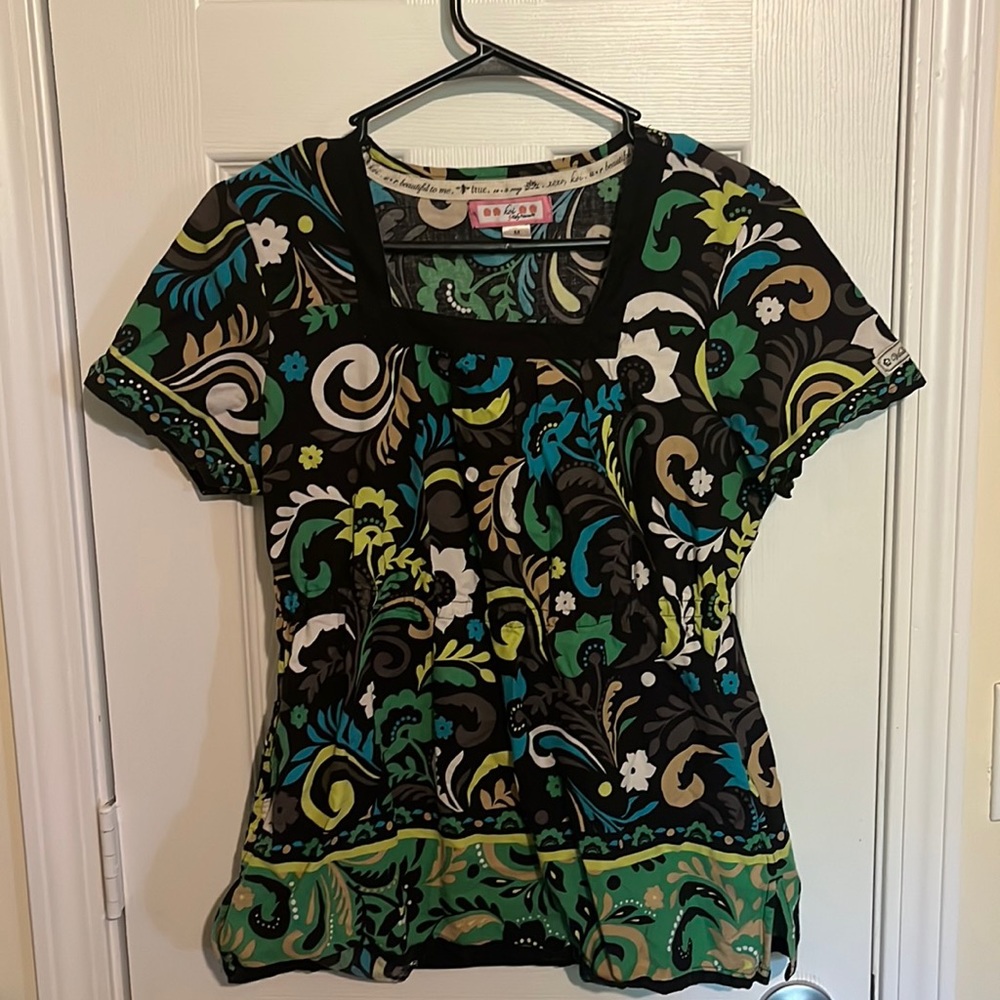 Scrub shirt